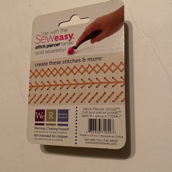 We R Memory Keepers Sew Easy Stitch Piercer Cross Head - Picture 2 of 2